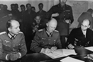 Jodl firma la rendición incondicional el 7 de mayo de 1945